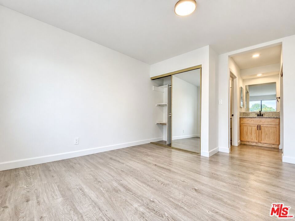 1240 S Bronson Avenue 7 Property Photo 7