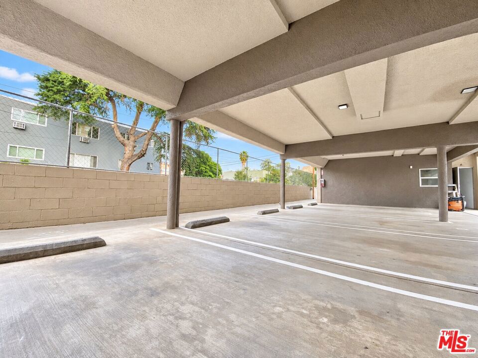 1240 S Bronson Avenue 7 Property Photo 14