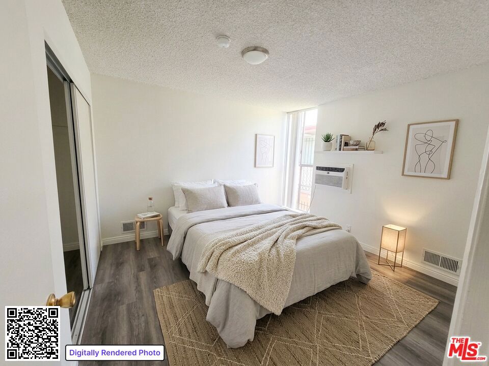 1208 W Adams Boulevard 7 Property Photo 2