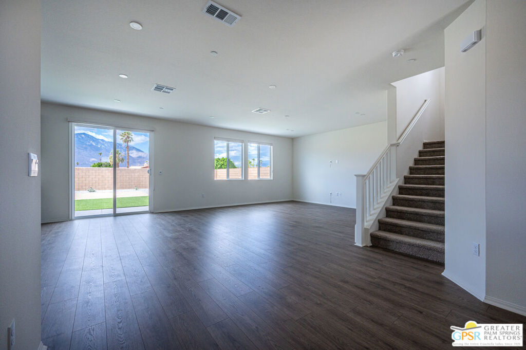 110 Via Palermo Property Photo 4