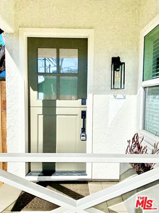 5222 5220 Whitsett Avenue 2 Property Photo 2