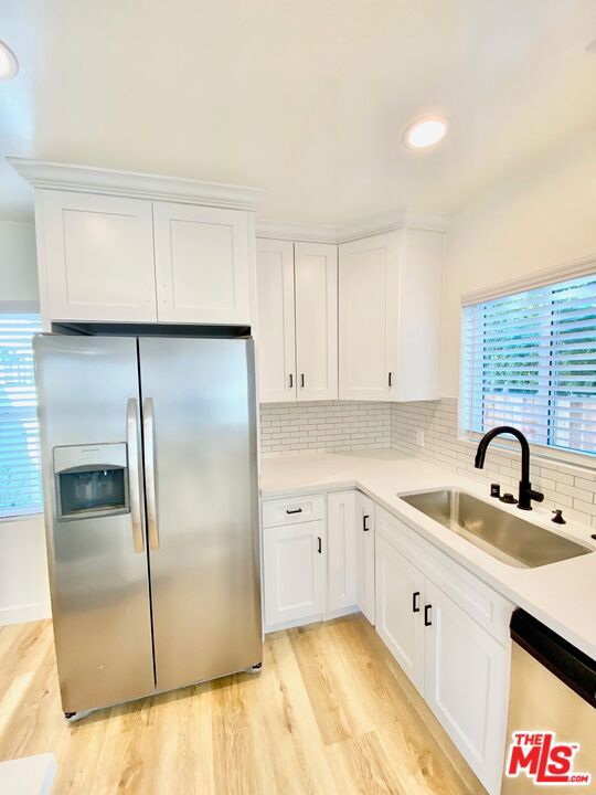 5222 5220 Whitsett Avenue 2 Property Photo 5