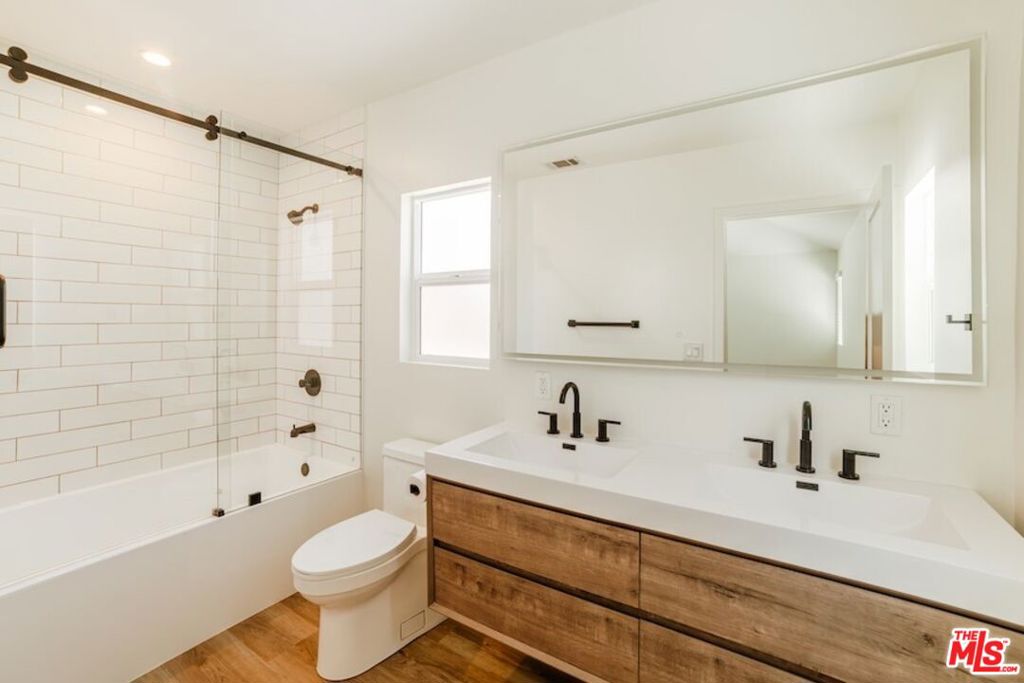 5222 5220 Whitsett Avenue 2 Property Photo 14