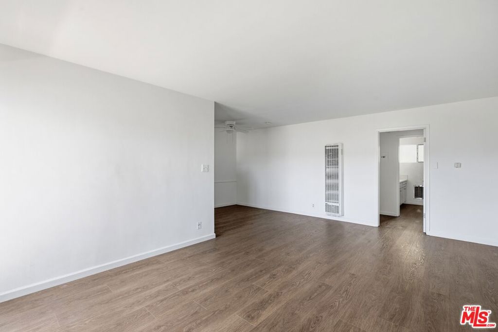 1528 Winona Boulevard 9 Property Photo 2