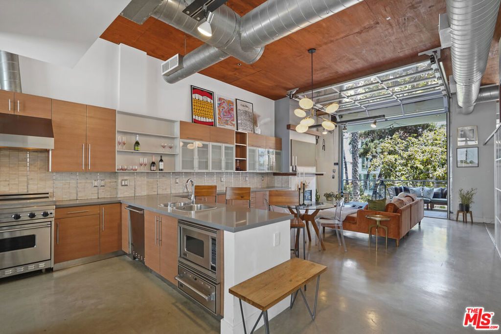 1152 N La Cienega Boulevard 102 Property Photo 1