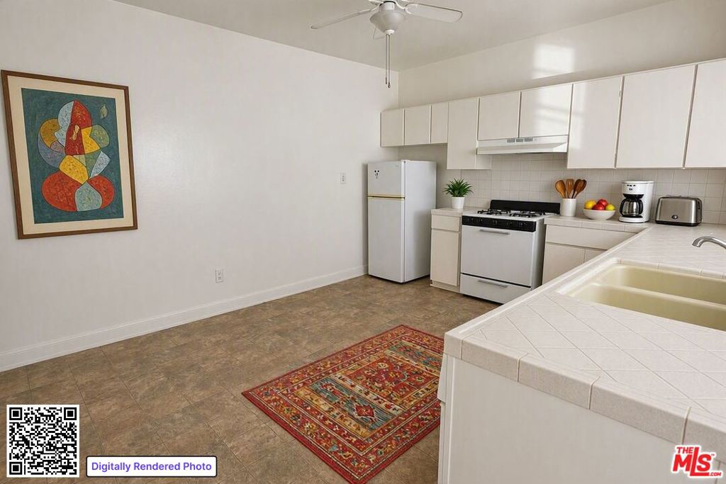 1238 W Adams Boulevard 4 Property Photo 3