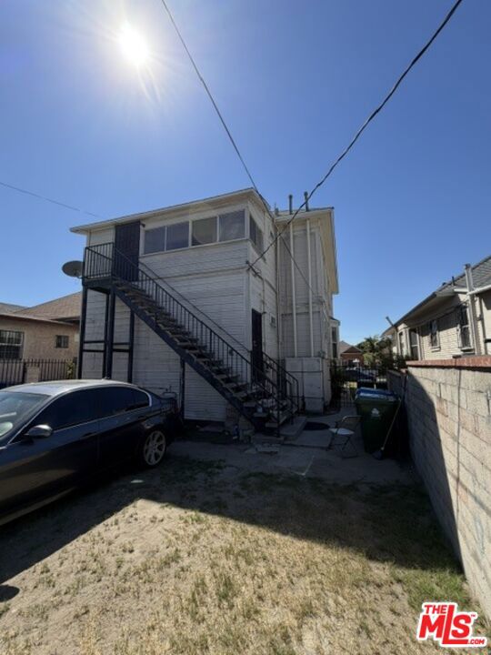 1373 E 23rd Street Property Photo 5