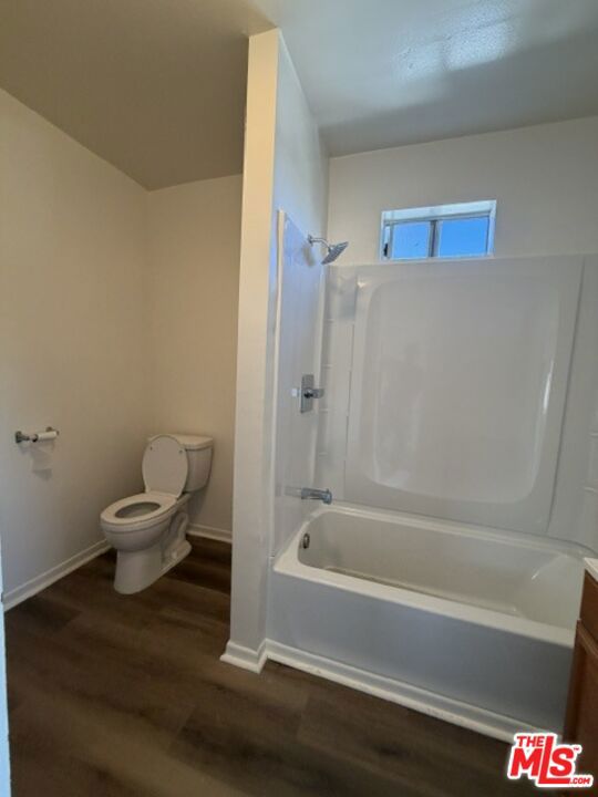 1373 E 23rd Street Property Photo 21