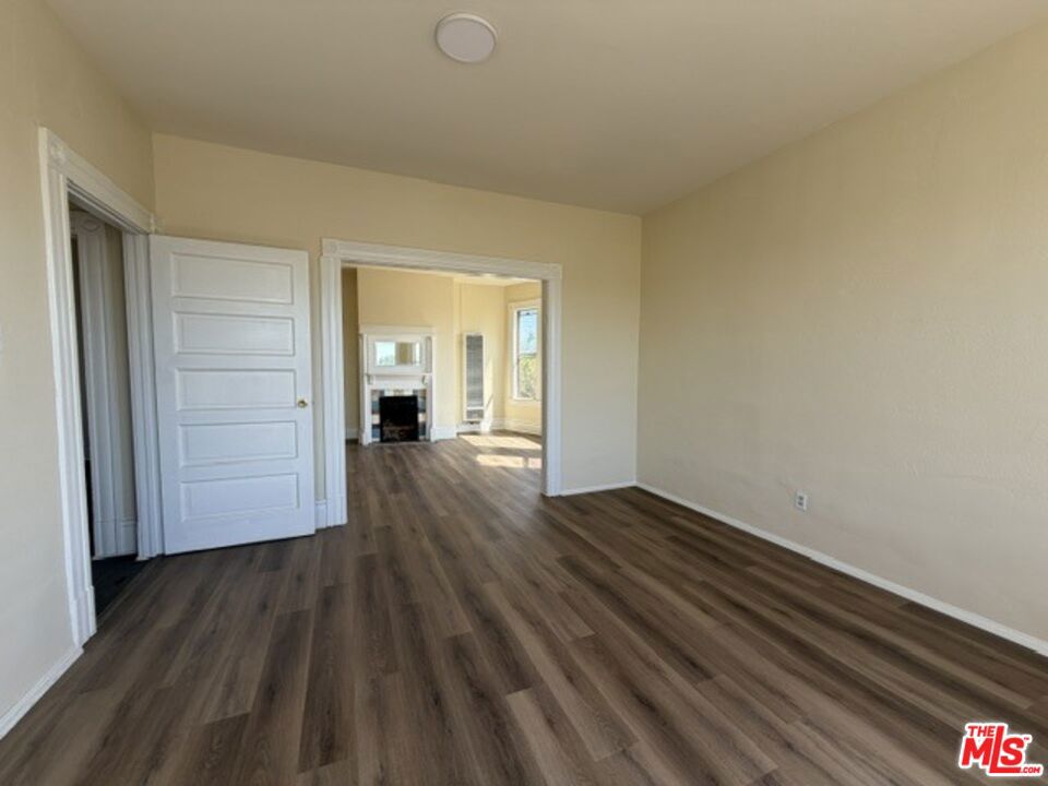 1373 E 23rd Street Property Photo 48