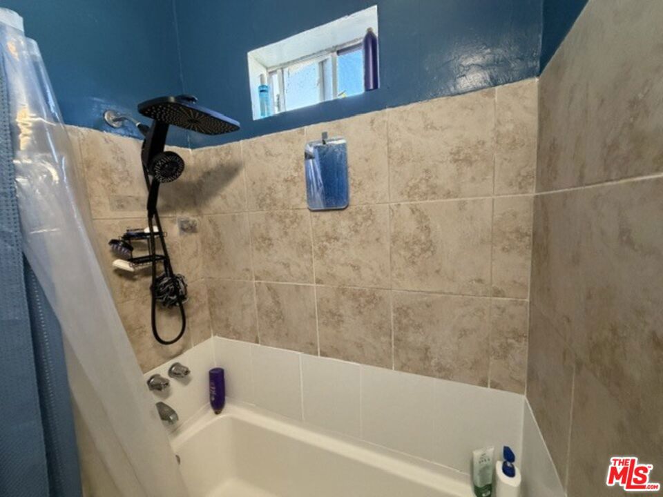 1373 E 23rd Street Property Photo 56