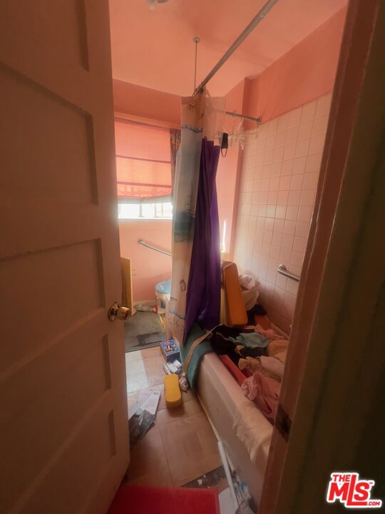 1808 W 38th Street Property Photo 6