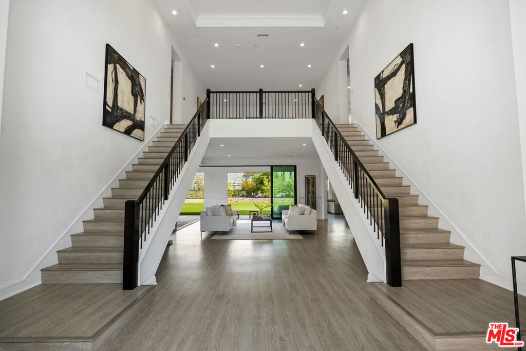10615 Wood Briar Court Property Photo 4