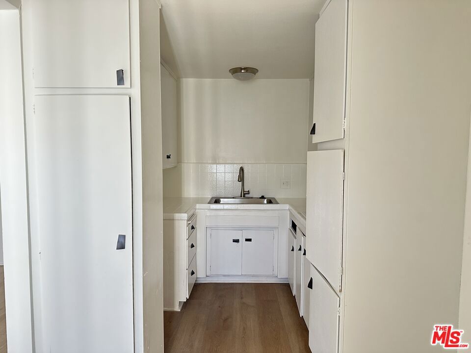 5853 Gregory Avenue 7 Property Photo 3
