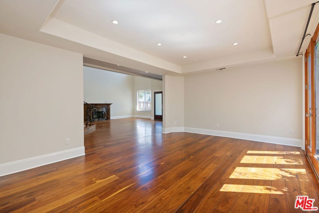 419 N Laurel Avenue Property Photo 8