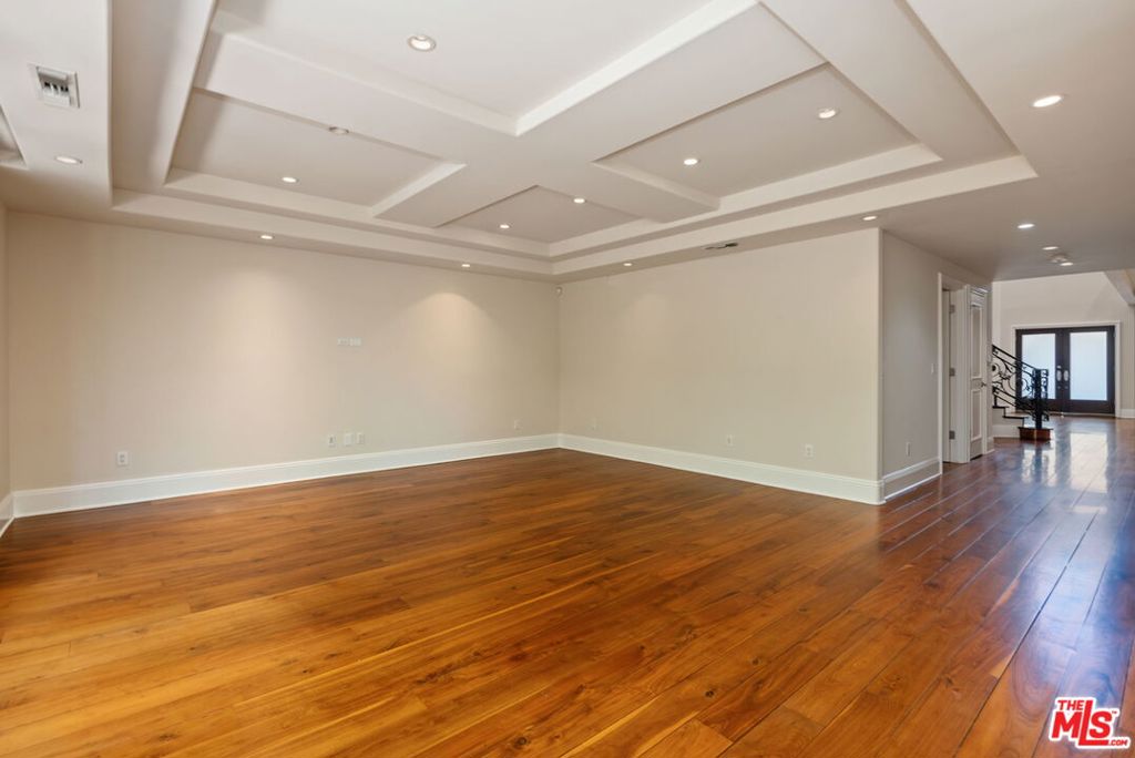 419 N Laurel Avenue Property Photo 18