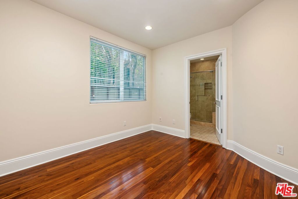 419 N Laurel Avenue Property Photo 21