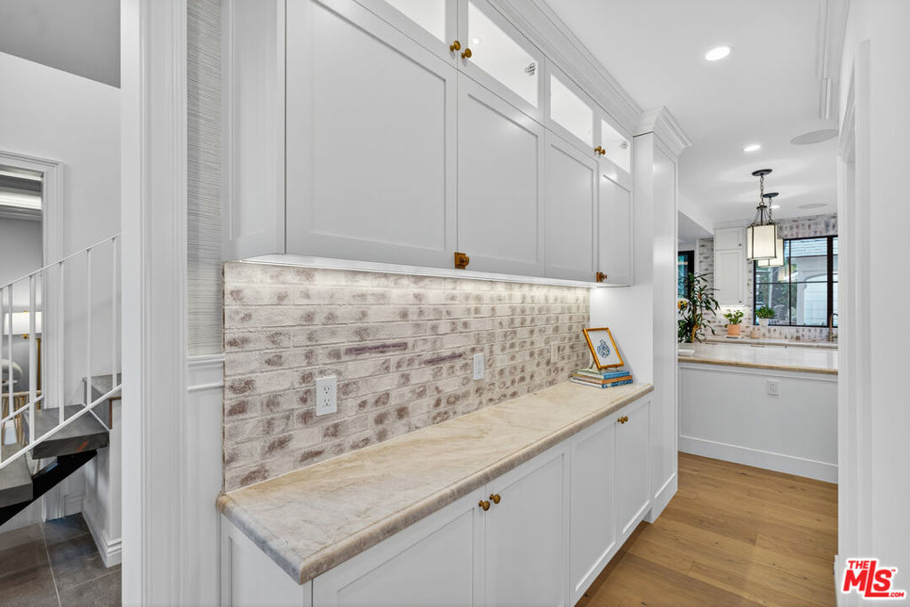 1733 Robson Avenue Property Photo 16