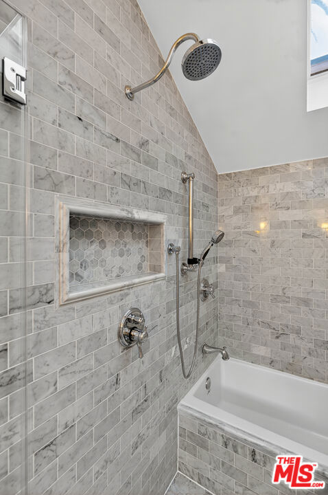 1733 Robson Avenue Property Photo 54