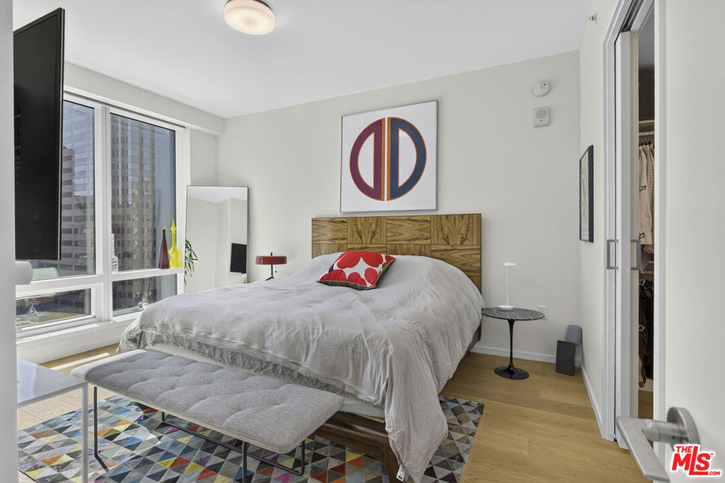 877 Francisco Street 1506 Property Photo 13