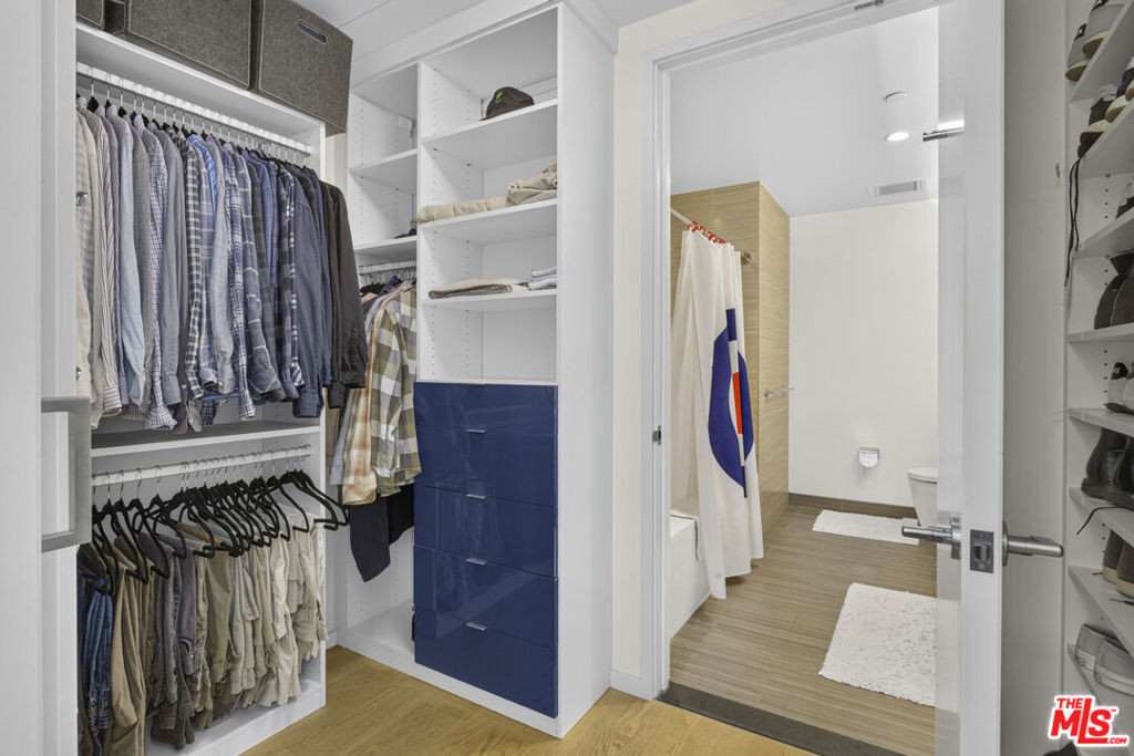 877 Francisco Street 1506 Property Photo 15