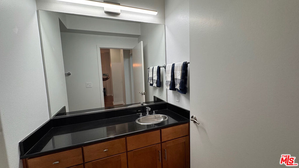 2111 S Beverly Glen Boulevard Ph2 Property Photo 20