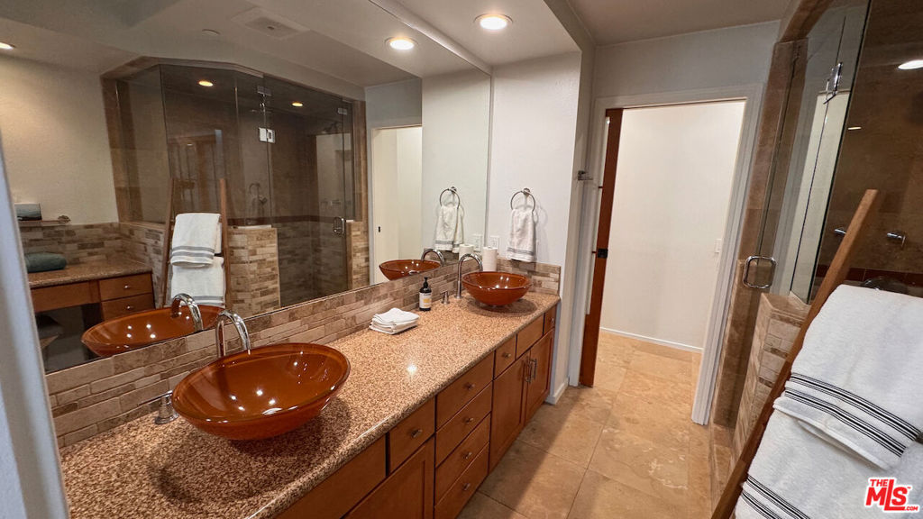 2111 S Beverly Glen Boulevard Ph2 Property Photo 30