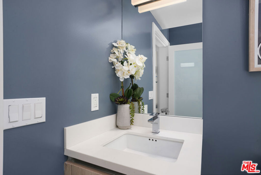 8210 Fountain Avenue 401 Property Photo 43
