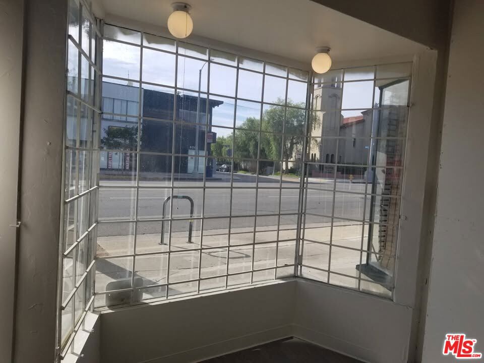 5281 W Pico Boulevard Property Photo 4