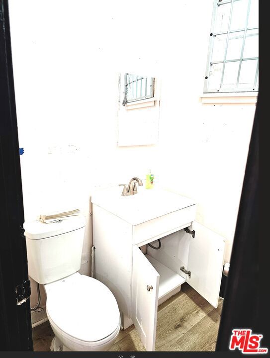 5281 W Pico Boulevard Property Photo 11