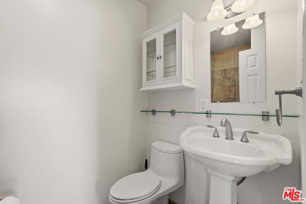 2007 W 180th Place Property Photo 4