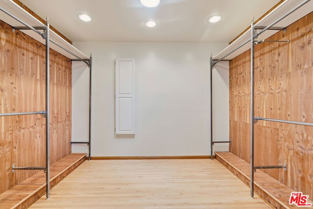 2007 W 180th Place Property Photo 15