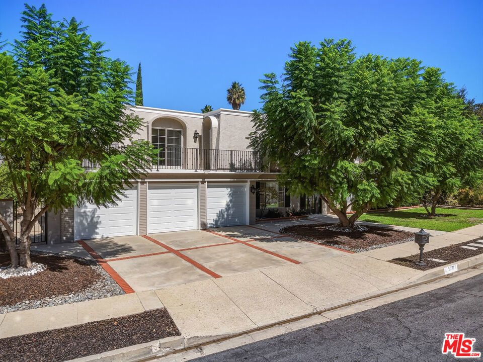 22777 Brenford Street Property Photo 3