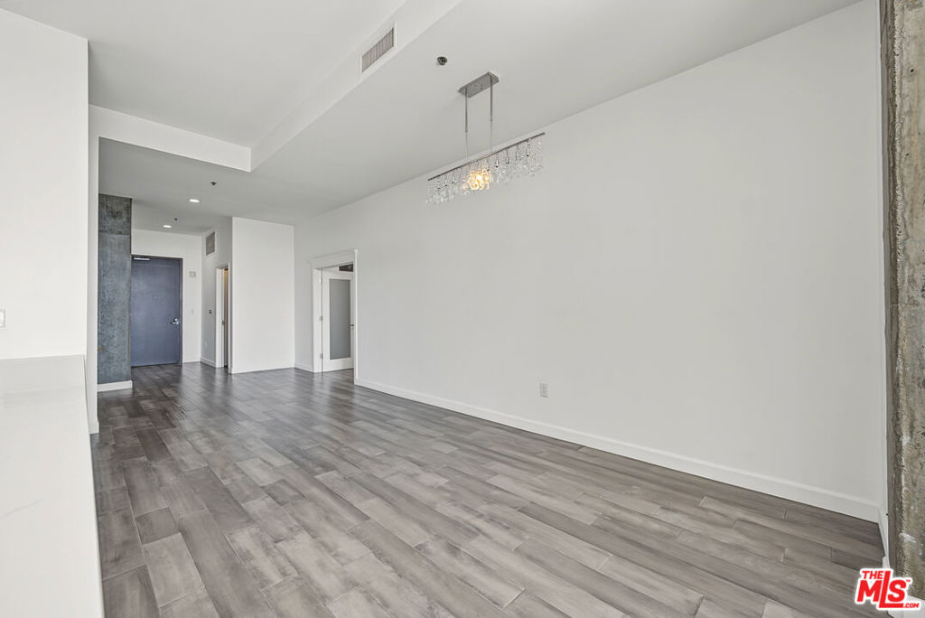 1111 S Grand Avenue Ph6 Property Photo 17