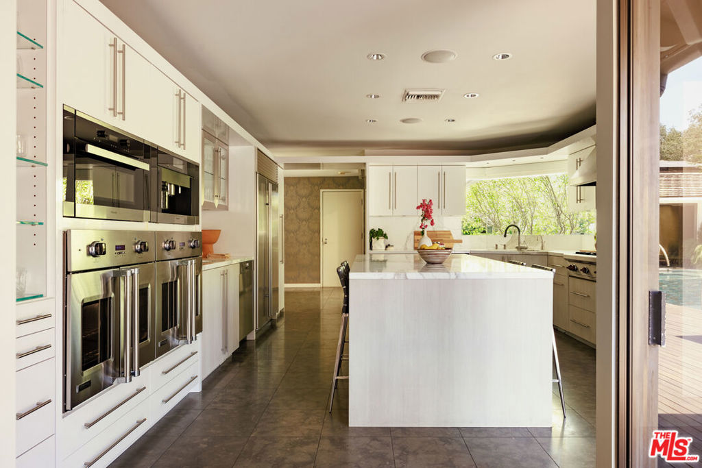 880 Canterbury Road Property Photo 18