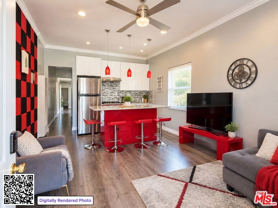 1528 W 28th Street Property Photo 1