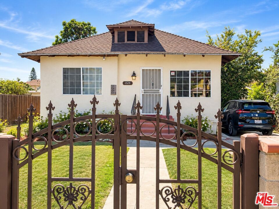 1528 W 28th Street Property Photo 5