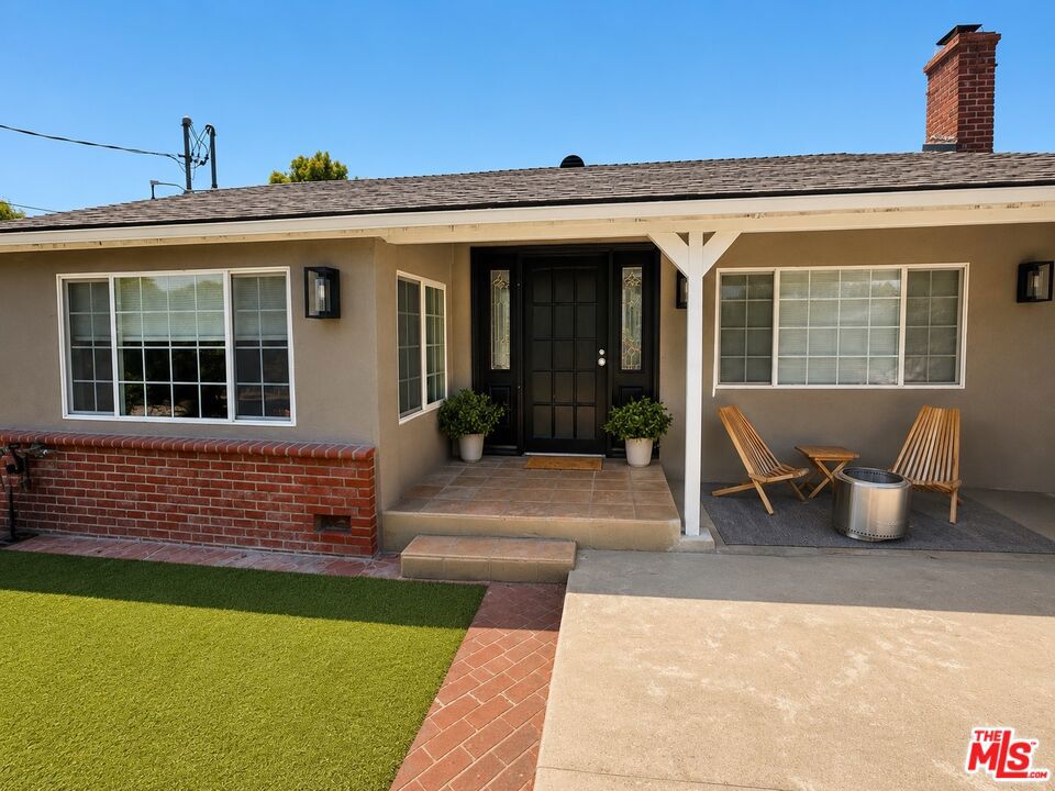 5543 Via Marisol Property Photo 1