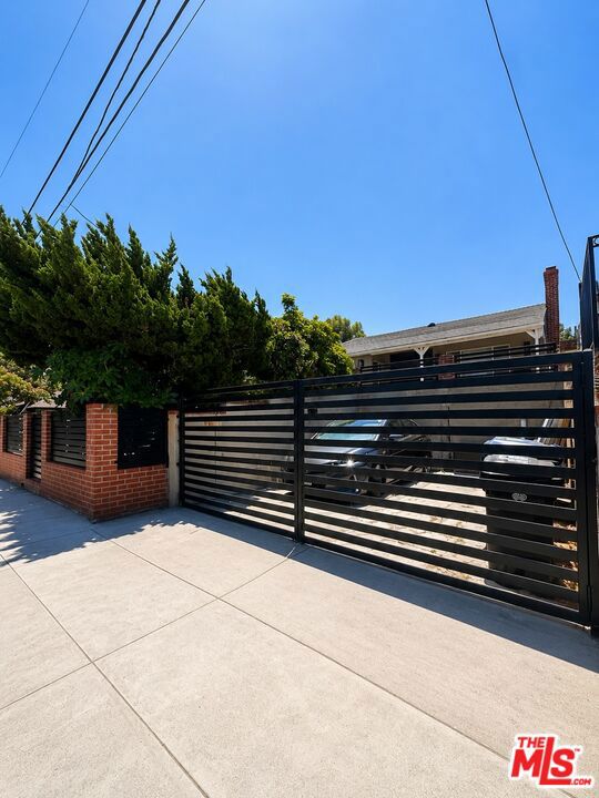 5543 Via Marisol Property Photo 12