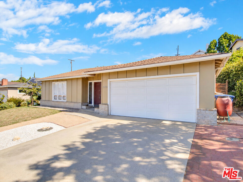 5720 El Rincon Way Property Photo 4