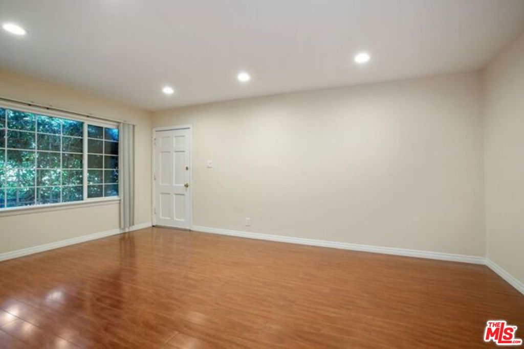 2604 S Garth Avenue Property Photo 3