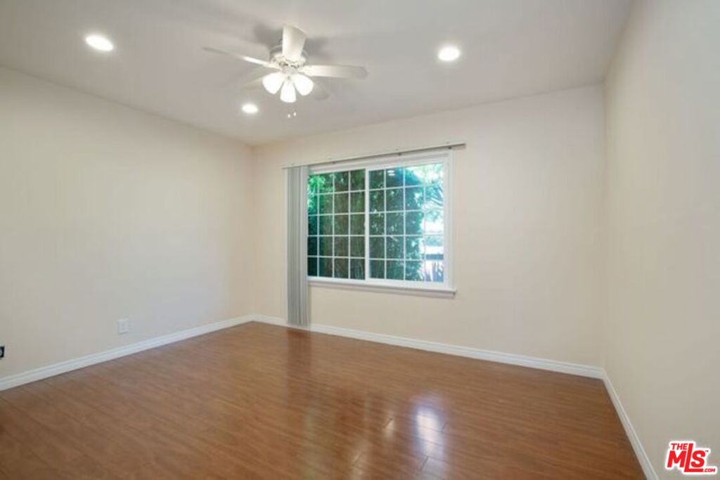 2604 S Garth Avenue Property Photo 5