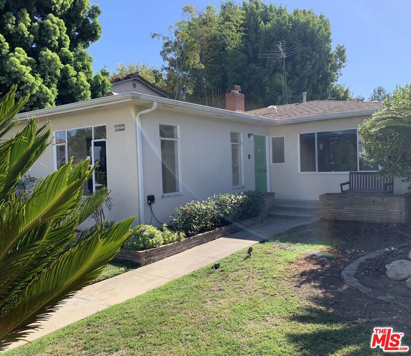 2271 Prosser Avenue Property Photo 3