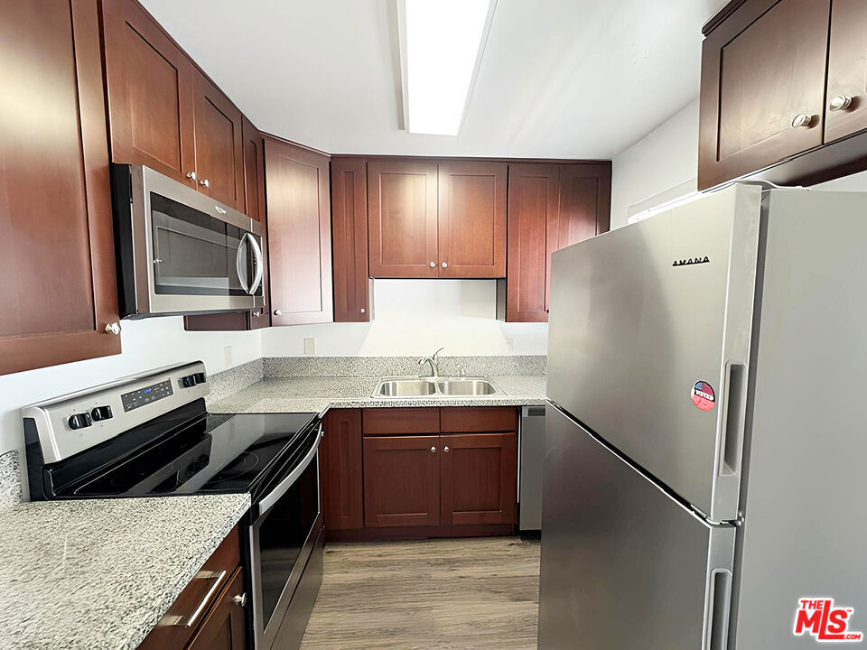 3811 N Figueroa Street 6 Property Photo 2