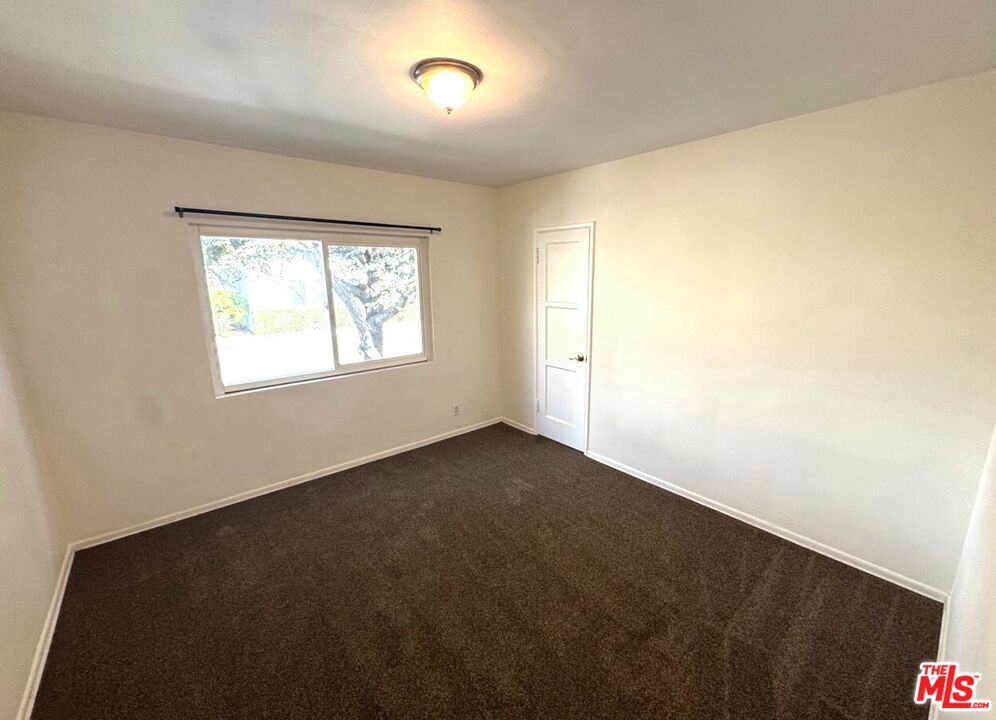 12204 Washington Place 1/2 Property Photo 13