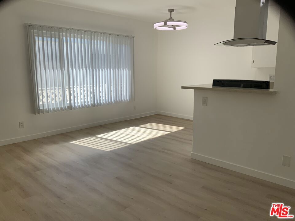 12610 Caswell Avenue Property Photo 4