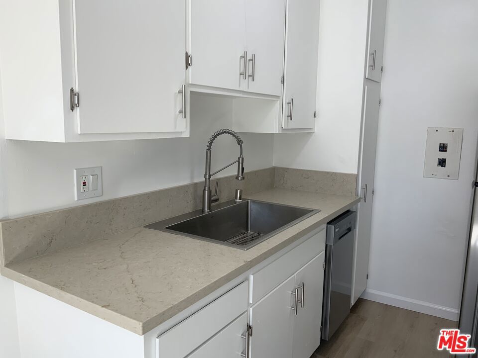 12610 Caswell Avenue Property Photo 10