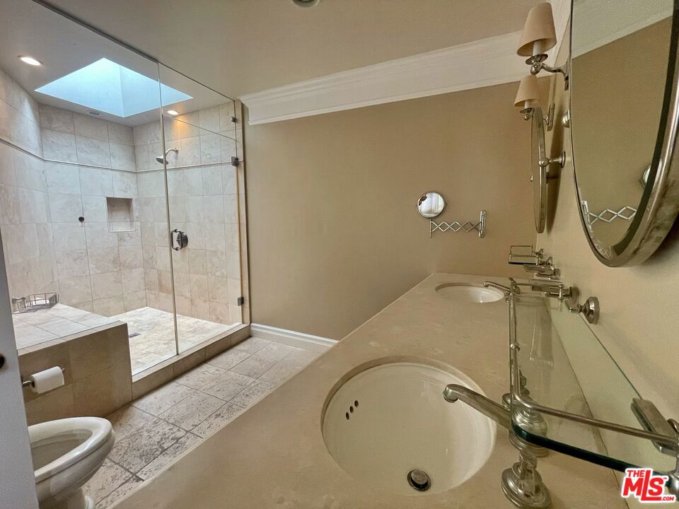 1441 Allenford Avenue Property Photo 4