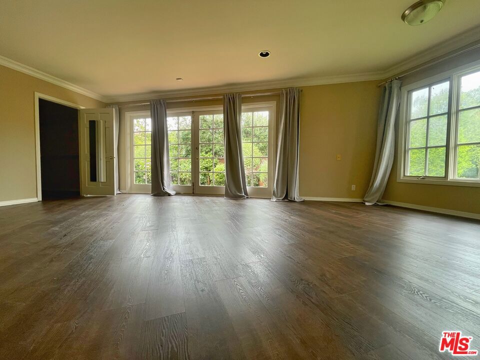 1441 Allenford Avenue Property Photo 5