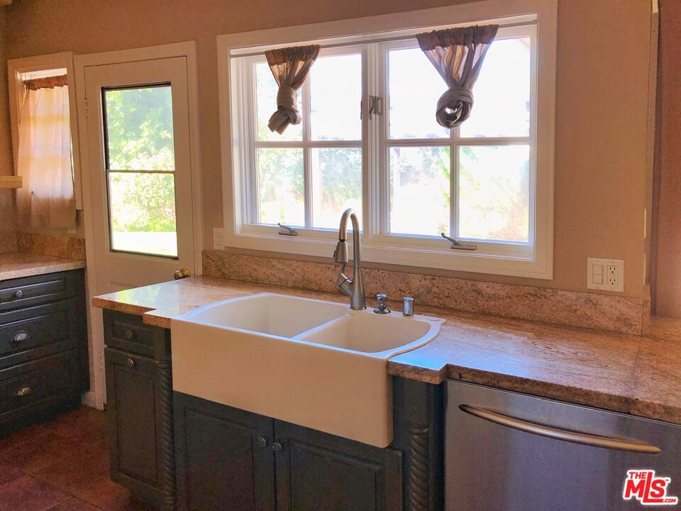 1441 Allenford Avenue Property Photo 12