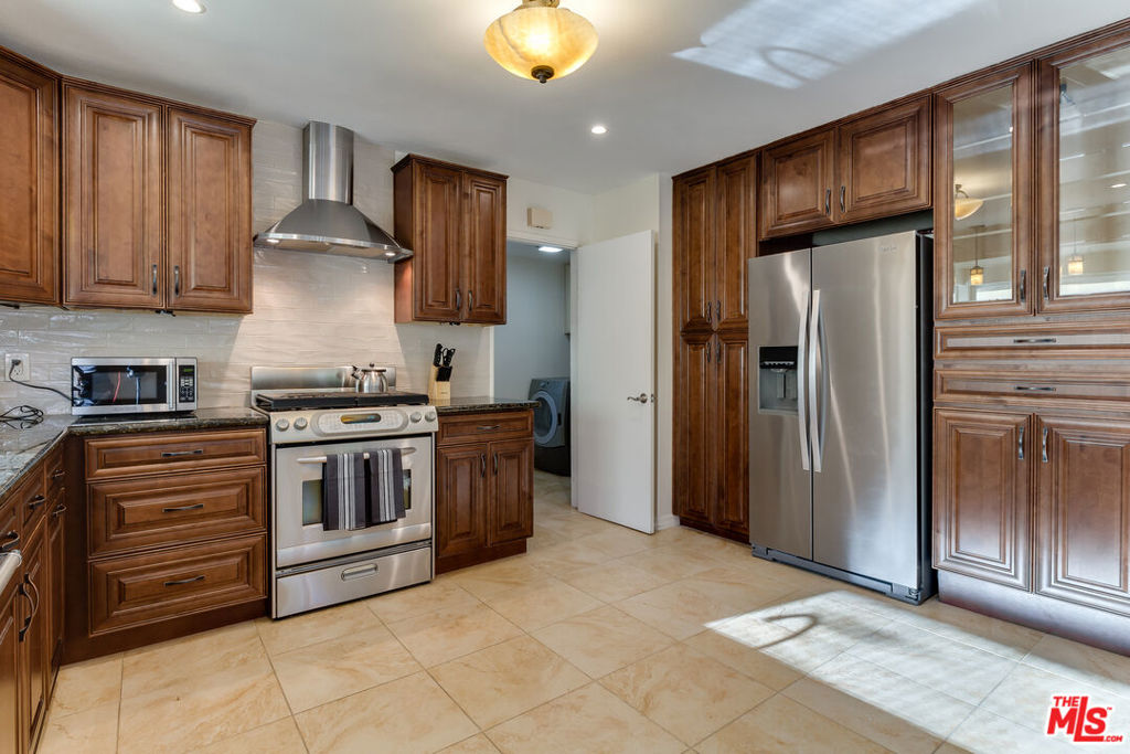 23907 Mobile Street Property Photo 12